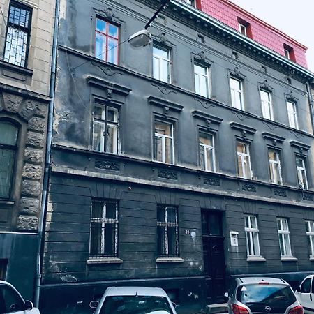 Designer Apartment In The Center Lviv Exteriör bild