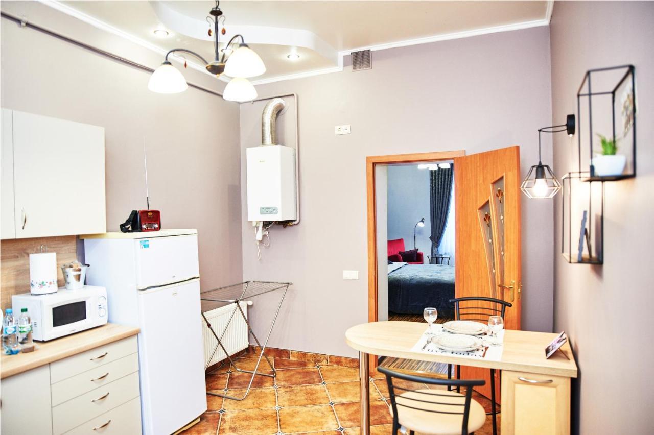 Designer Apartment In The Center Lviv Exteriör bild