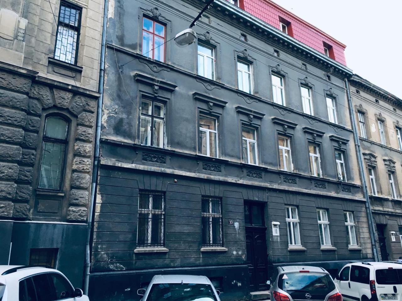 Designer Apartment In The Center Lviv Exteriör bild